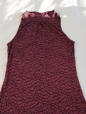 Banana Republic Sleeveless Mock Neck Tank in Plum Print